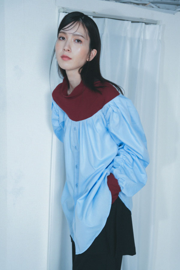 【Nora Lily】「elle」Kitting Blocking Hi-Neck Blouse-RED x SAX-224580112-65F