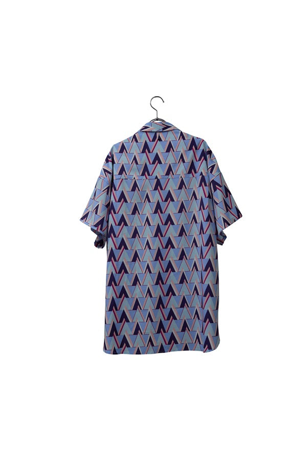 【INTERPLAY】 Open Collar S/S Over Size Shirt【3:Pattern】-SAX Geometric-＜UNISEX＞ 624380003-67F