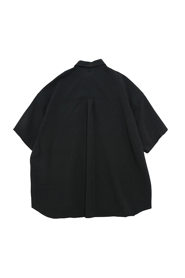 【INTERPLAY】Regular Collar S/S Over size Shirt -BLACK Seersucker- (UNISEX) 621380001-19